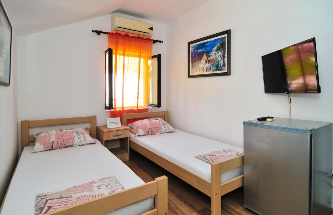 Sofia Rooms Tivat Exterior foto
